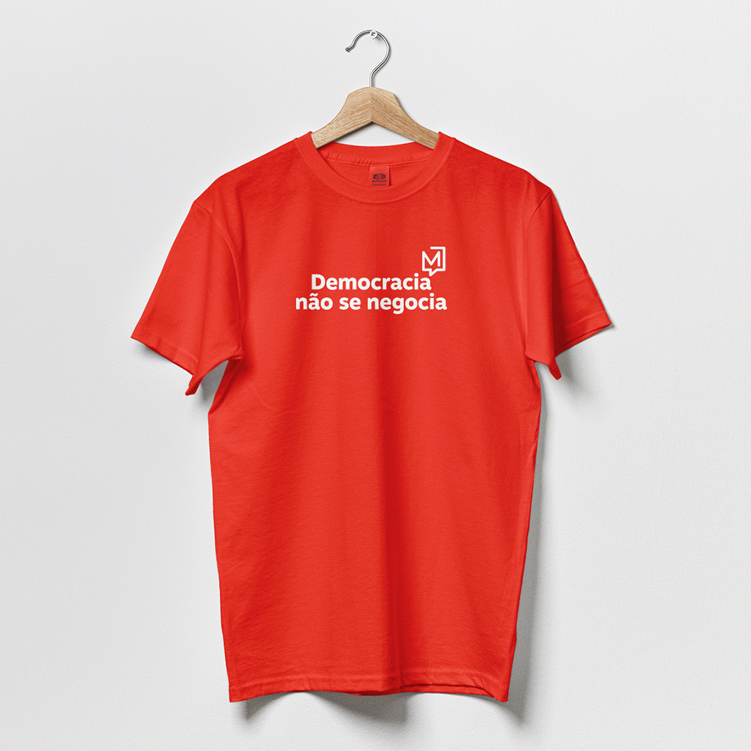 Camiseta Democracia - Vermelha